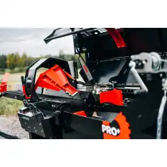 Palax D410 gjennomf&oslash;rer de st&oslash;rste jobbene. Maskinen er laget for &aring; gj&oslash;re gjobben enkel og effektiv. Kjedesagen tilbyr en st&oslash;rre kuttediameter sammenlignet med hardmetallbladmaskiner i samme kategori. Palax motorsagmaskiner er kompromissl&oslash;se og utrettelige kraftsenter, med en smak av st&aring;l og eksepsjonell drivkraft.