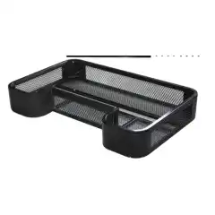 <p>N&auml;tkorg bakre f&ouml;r de flesta fyrhjulingar. Tillverkad av pulverlackat st&aring;l med sidor och botten av ett finmaskigt metalln&auml;t.Vatten och smuts &aring;ker rakt igenom ist&auml;llet f&ouml;r att l&auml;gga sig i botten och smutsa ner dina verktyg och arbetshandskar.<br />
Data:<br />
L&auml;ngd: 104cm<br />
Bredd: 70cm<br />
H&ouml;jd: 16,5cm</p>
